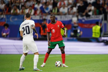 Nuno Mendes, Portekiz ve Slovenya milli takımları arasında Almanya 'nın Deutsche Bank Park kentinde oynanan 16 maçlık UEFA Euro 2024 raundunda görüldü (Maciej Rogowski)