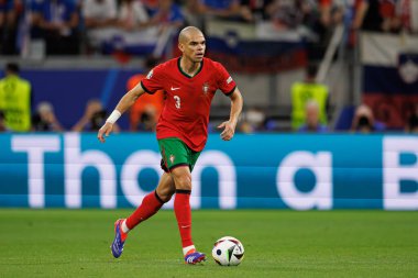 Pepe, Portekiz ve Slovenya milli takımları arasında Almanya 'nın Deutsche Bank Park kentinde oynanan 16 maçlık UEFA Euro 2024 turunda görüldü (Maciej Rogowski)
