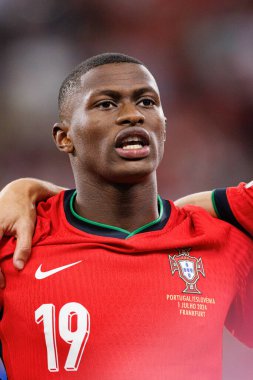 Nuno Mendes, Portekiz ve Slovenya milli takımları arasında Almanya 'nın Deutsche Bank Park kentinde oynanan 16 maçlık UEFA Euro 2024 raundunda görüldü (Maciej Rogowski)