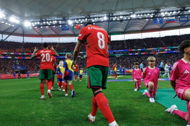 Bruno Fernandes, Portekiz ve Slovenya milli takımları arasında Almanya 'nın Deutsche Bank Park kentinde oynanan 16 maçlık UEFA Euro 2024 raundunda görüldü (Maciej Rogowski)