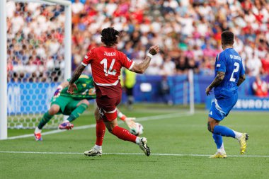 Steven Zuber, İsviçre ve İtalya milli takımları arasında Almanya 'nın başkenti Berlin' de oynanan 16 maçlık UEFA Euro 2024 turunda görüldü (Maciej Rogowski))