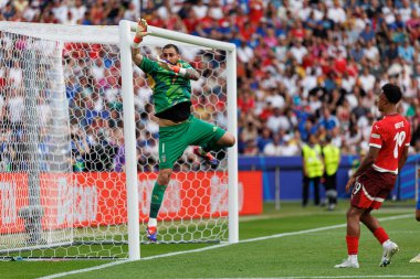 Gianluigi Donnarumma, UEFA Euro 2024 turunda İsviçre ve İtalya milli takımları arasında Olympiastadion, Berlin, Almanya 'da görüldü (Maciej Rogowski))