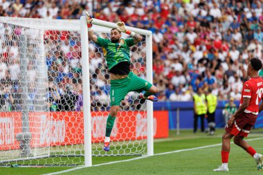 Gianluigi Donnarumma, UEFA Euro 2024 turunda İsviçre ve İtalya milli takımları arasında Olympiastadion, Berlin, Almanya 'da görüldü (Maciej Rogowski))