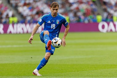 Nicolo Barella, İsviçre ve İtalya milli takımları arasında oynanan 16 maçlık UEFA Euro 2024 turu sırasında Olympiastadion, Berlin, Almanya 'da görüldü (Maciej Rogowski))