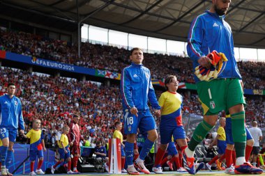Nicolo Barella, İsviçre ve İtalya milli takımları arasında oynanan 16 maçlık UEFA Euro 2024 turu sırasında Olympiastadion, Berlin, Almanya 'da görüldü (Maciej Rogowski))