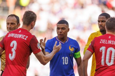 Pawel Dawidowicz, Kylian Mbappe, Piotr Zielinski UEFA Euro 2024 maçında Fransa ve Polonya milli takımları arasında Signal Iduna Park, Dortmund, Almanya (Maciej Rogowski, Almanya))