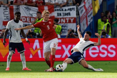 Rasmus Hojlund, Declan Rice, UEFA Euro 2024 maçında Danimarka ve İngiltere milli takımları arasında Deutsche Bank Park 'ta (Maciej Rogowski)