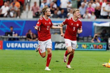 Morten Hjulmand, Deutsche Bank Park 'ta (Maciej Rogowski) Danimarka ve İngiltere milli takımları arasında oynanan UEFA Euro 2024 maçında gol attıktan sonra kutlama yaparken görüldü.)