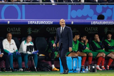 Roberto Martinez, UEFA Euro 2024 maçında Portekiz ve Fransa milli takımları arasında Almanya 'nın Hamburg kentindeki Volksparkstadyumda görüldü (Maciej Rogowski))
