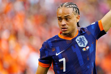 Xavi Simons, Romanya ve Hollanda milli takımları arasında Almanya 'nın Allianz Arena kentinde oynanan 16 maçlık UEFA Euro 2024 raundunda görüldü (Maciej Rogowski)