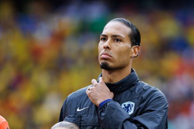 Virgil Van Dijk, Romanya ve Hollanda milli takımları arasında Almanya 'nın Allianz Arena kentinde oynanan 16 maçlık UEFA Euro 2024 raundunda görüldü (Maciej Rogowski)