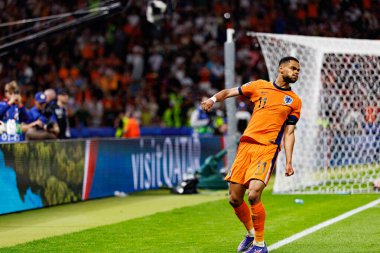 Cody Gakpo, Hollanda ve Türkiye milli takımları arasında oynanan UEFA Euro 2024 çeyrek final maçında Berlin Olimpiyat Stadyumu 'nda gol attıktan sonra kutlama yaparken görüldü (Maciej Rogowski)