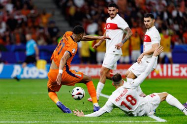 Cody Gakpo ve Mert Muldur, Hollanda ve Türkiye milli takımları arasında oynanan UEFA Euro 2024 çeyrek final maçında Berlin Olimpiyat Stadyumu 'nda (Maciej Rogowski)