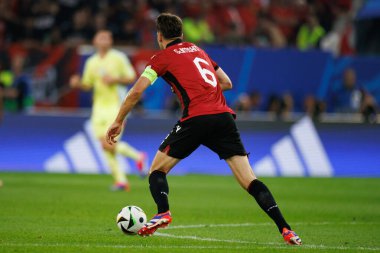 Berat Djimsiti, UEFA Euro 2024 maçında Arnavutluk ve İspanya milli takımları arasında Merkur Spiel-Arena, Dusseldorf, Almanya (Maciej Rogowski))