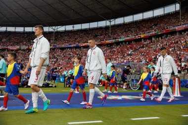 Pawel Dawidowicz, Jakub Piotrowski, Krzysztof Piatek UEFA Euro 2024 maçında Polonya ve Avusturya milli takımları arasında Olympiastadion, Berlin, Almanya (Maciej Rogowski))