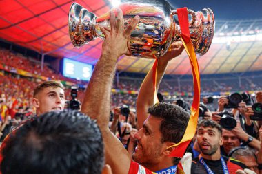 UEFA Euro 2024 final maçını İspanya ve İngiltere milli takımları arasında Olimpiyat Stadyumu, Berlin, Almanya 'da kazandıktan sonra kutlama yapan Rodri görülüyor (Maciej Rogowski))