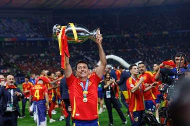 Mikel Oyarzabal, İspanya ve İngiltere milli takımları arasında Almanya 'nın başkenti Berlin' de oynanan UEFA Euro 2024 final maçını kazandıktan sonra kutlama yaparken görüldü (Maciej Rogowski))
