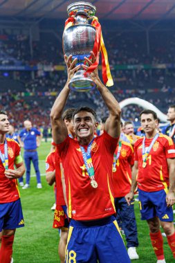 Martin Zubimendi, İspanya ve İngiltere milli takımları arasında Almanya 'nın başkenti Berlin' de oynanan UEFA Euro 2024 final maçını kazandıktan sonra kutlama yaparken görüldü. (Maciej Rogowski)