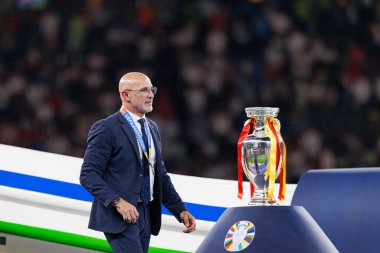 Luis De La Fuente, UEFA Euro 2024 final maçında İspanya ve İngiltere milli takımları arasında Berlin Olimpiyat Stadyumu 'nda görüldü (Maciej Rogowski)