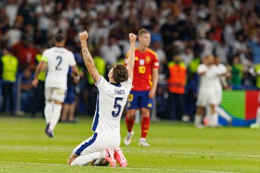 John Stones UEFA Euro 2024 final maçında İspanya ve İngiltere milli takımları arasında Berlin, Almanya 'da Olimpiyat Stadyumu' nda görüldü (Maciej Rogowski)