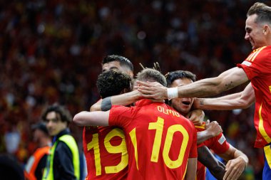 İspanya takımı UEFA Euro 2024 final maçında attığı golü kutlarken görüldü. İspanya ve İngiltere milli takımları arasında Olympiastadium, Berlin, Almanya 'da (Maciej Rogowski))
