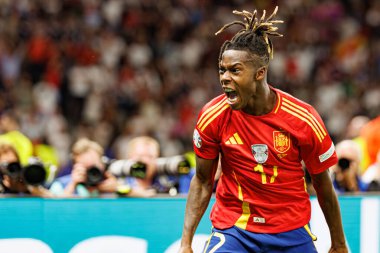 Nico Williams, İspanya ve İngiltere milli takımları arasında Almanya 'nın başkenti Berlin' de oynanan 2024 UEFA Euro 2024 final maçında gol attıktan sonra kutlama yaparken görüldü. (Maciej Rogowski))