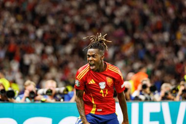 Nico Williams, İspanya ve İngiltere milli takımları arasında Almanya 'nın başkenti Berlin' de oynanan 2024 UEFA Euro 2024 final maçında gol attıktan sonra kutlama yaparken görüldü. (Maciej Rogowski))