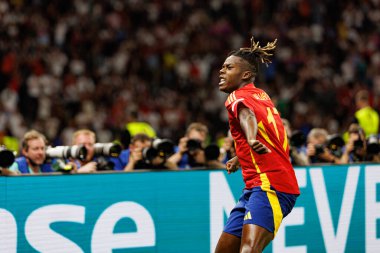 Nico Williams, İspanya ve İngiltere milli takımları arasında Almanya 'nın başkenti Berlin' de oynanan 2024 UEFA Euro 2024 final maçında gol attıktan sonra kutlama yaparken görüldü. (Maciej Rogowski))