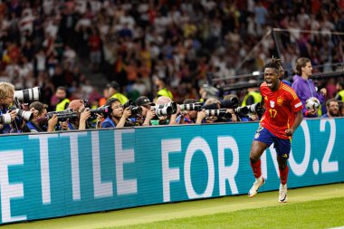 Nico Williams, İspanya ve İngiltere milli takımları arasında Almanya 'nın başkenti Berlin' de oynanan 2024 UEFA Euro 2024 final maçında gol attıktan sonra kutlama yaparken görüldü. (Maciej Rogowski))