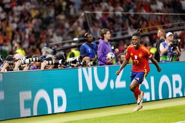Nico Williams, İspanya ve İngiltere milli takımları arasında Almanya 'nın başkenti Berlin' de oynanan 2024 UEFA Euro 2024 final maçında gol attıktan sonra kutlama yaparken görüldü. (Maciej Rogowski))