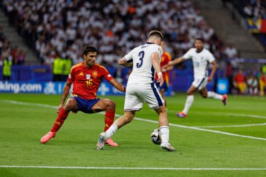 Rodi, Luke Shaw UEFA Euro 2024 final maçında İspanya ve İngiltere milli takımları arasında Olympiastadium, Berlin, Almanya 'da görüldü (Maciej Rogowski)