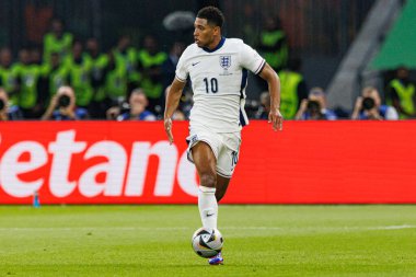 Jude Bellingham, UEFA Euro 2024 final maçında İspanya ve İngiltere milli takımları arasında Olympiastadium, Berlin, Almanya 'da görüldü (Maciej Rogowski)