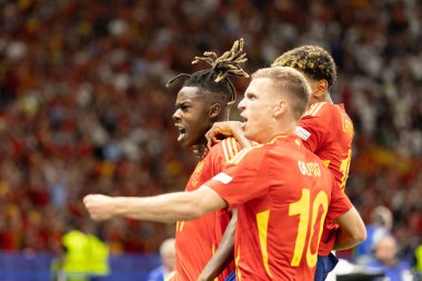 Nico Williams, İspanya ve İngiltere milli takımları arasında Almanya 'nın başkenti Berlin' de oynanan 2024 UEFA Euro 2024 final maçında gol attıktan sonra kutlama yaparken görüldü. (Maciej Rogowski))