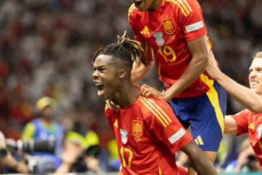 Nico Williams, İspanya ve İngiltere milli takımları arasında Almanya 'nın başkenti Berlin' de oynanan 2024 UEFA Euro 2024 final maçında gol attıktan sonra kutlama yaparken görüldü. (Maciej Rogowski))