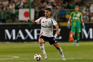 Claude Goncalves, PKO BP Ekstraklasa maçı sırasında Stadion Miejski Legii Warszawa, Polonya 'da Legia Warszawa ve Zaglebie Lubin takımları arasında oynuyordu (Maciej Rogowski))
