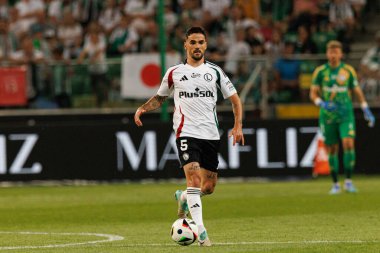 Claude Goncalves, PKO BP Ekstraklasa maçı sırasında Stadion Miejski Legii Warszawa, Polonya 'da Legia Warszawa ve Zaglebie Lubin takımları arasında oynuyordu (Maciej Rogowski))