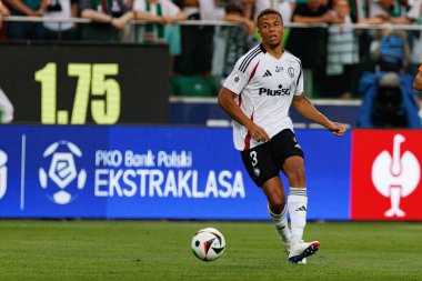 Steve Kapuadi, PKO BP Ekstraklasa maçı sırasında Stadion Miejski Legii Warszawa, Varşova, Polonya 'daki Legia Warszawa ve Zaglebie Lubin takımları arasında oynanır. (Maciej Rogowski)