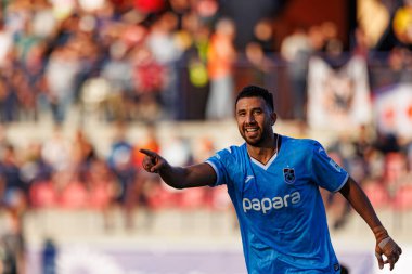 Mahmoud Trezeguet, Avrupa Ligi ikinci tur eleme maçında Slovakya 'nın Stadyum MFK Ruzomberok kentinde MFK Ruzomberok ve Trabzonspor takımları arasında attığı golü kutluyor (Maciej Rogowski))