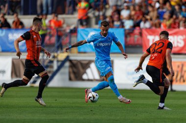 Denis Dragus, Simon Gabriel Avrupa Ligi ikinci tur eleme maçında MFK Ruzomberok ve Trabzonspor takımları arasında Stadyum MFK Ruzomberok, Slovakya (Maciej Rogowski))