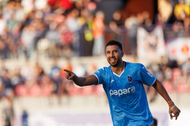 Mahmoud Ahmed İbrahim Hassan (Trezeguet), Avrupa Ligi ikinci tur eleme maçında Slovakya 'nın MFK Ruzomberok kentinde MFK Ruzomberok ve Trabzonspor takımları arasında attığı golü kutluyor.)