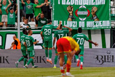 Luis Rocha, Stadyumdaki Radomiak Radom ve Jagiellonia Bialystok takımları arasında oynanan PKO BP Ekstraklasa maçında attığı golü kutluyor. Braci Czachorow, Radom, Polonya (Maciej Rogowski)