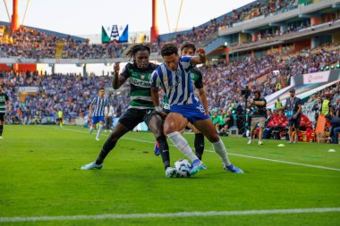 Geovany Quenda, Supertaca Candido de Oliveira 2024 maçında Danny Namaso ile Estadio Municipal de Aveiro 'daki Sporting CP ve FC Porto takımları arasında düello yaptı.