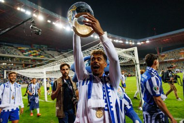 Goncalo Borges Supertaca Candido de Oliveira 2024 maçında Portekiz 'in Aveiro kentindeki Estadio Municipal de Aveiro takımları arasında kutlama yaparken görüldü (Maciej Rogowski)