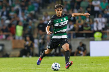 Eduardo Quaresma Supertaca Candido de Oliveira 2024 maçında Estadio Municipal de Aveiro, Portekiz 'deki Sporting CP ve FC Porto takımları arasında (Maciej Rogowski)