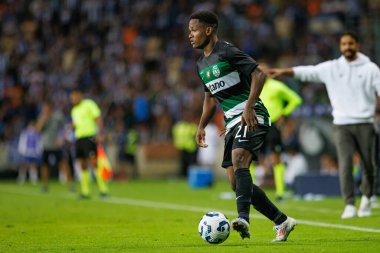 Cin Catamo Supertaca Candido de Oliveira 2024 maçında Estadio Municipal de Aveiro, Portekiz 'deki Sporting CP ve FC Porto takımları arasında (Maciej Rogowski)