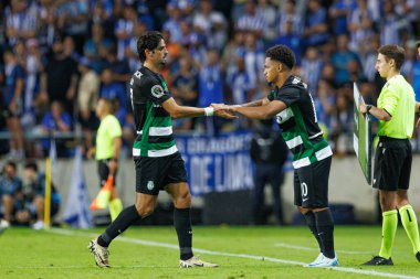 Francisco Trincao, Marcus Edwards Supertaca Candido de Oliveira 2024 maçında Estadio Municipal de Aveiro, Portekiz 'deki Sporting CP ve FC Porto takımları arasında oynadı (Maciej Rogowski)