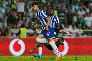 Ze Pedro, Supertaca Candido de Oliveira 2024 maçında Portekiz 'in Estadio Municipal de Aveiro şehrinde bulunan Sporting CP ve FC Porto takımları arasında Viktor Gyokeres ile düello yaptı (Maciej Rogowski)