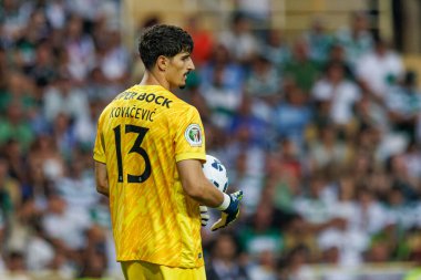 Portekiz 'in Aveiro şehrinde bulunan Estadio Municipal de Aveiro' daki Sporting CP ve FC Porto takımları arasında oynanan Supertaca Candido de Oliveira 2024 maçı sırasında Vladan Kovaceviç (Maciej Rogowski)