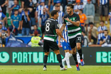 Goncal Inacio, Portekiz 'in Estadio Municipal de Aveiro kentindeki Sporting CP ve FC Porto takımları arasında oynanan Supertaca Candido de Oliveira 2024 maçında attığı golü kutlar.)