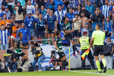 Goncal Inacio, Portekiz 'in Estadio Municipal de Aveiro kentindeki Sporting CP ve FC Porto takımları arasında oynanan Supertaca Candido de Oliveira 2024 maçında attığı golü kutlar.)